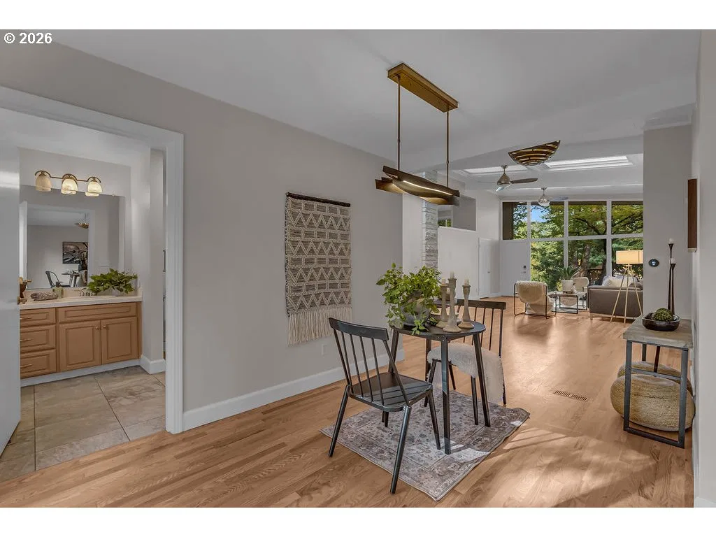 7825 SW Hall Blvd, Beaverton, OR 97008 — photograph 18