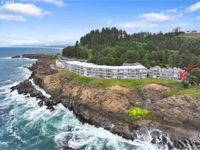 Condominium at 1113 N Highway 101 1, Depoe Bay, OR 97341