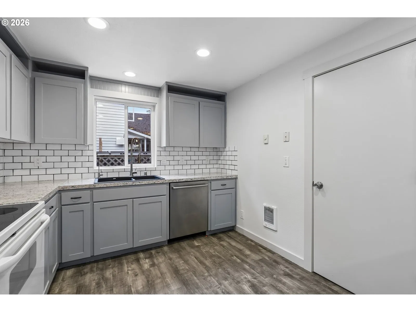 204 W Wilson St, Yacolt, Wa 98675 — photograph 10