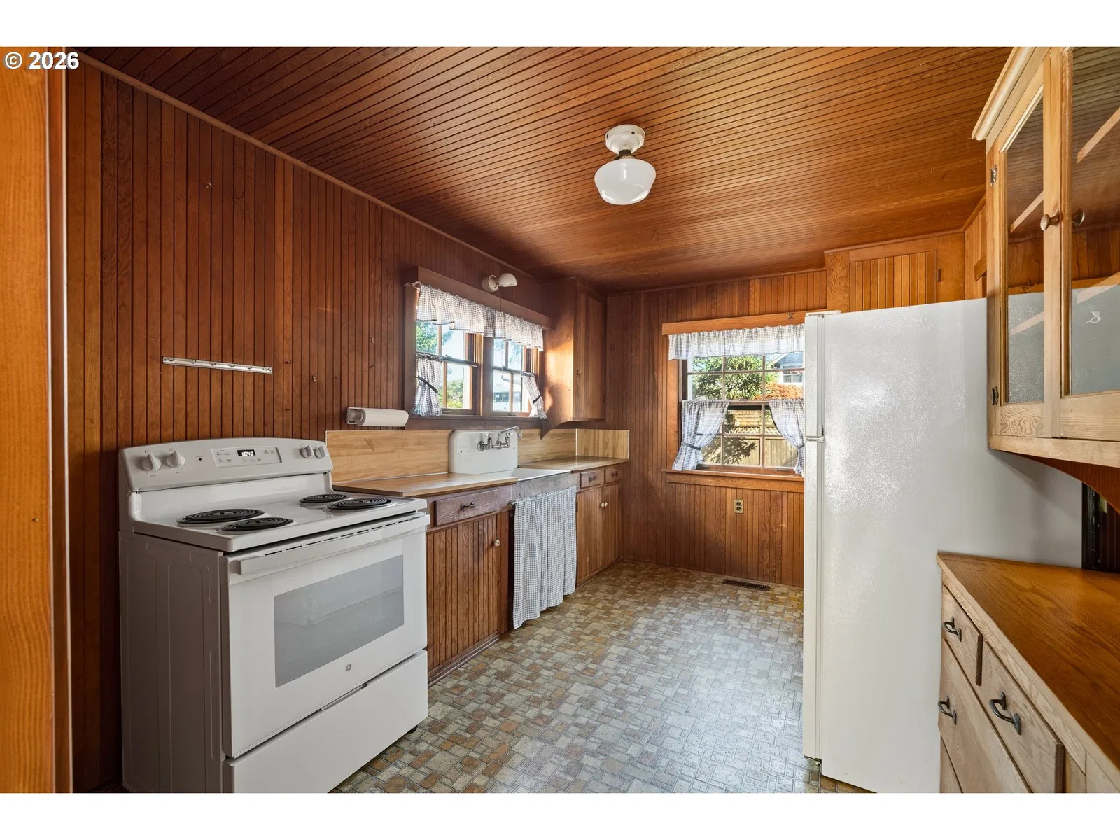 180 E Jackson St, Cannon Beach, OR 97110 — photograph 12
