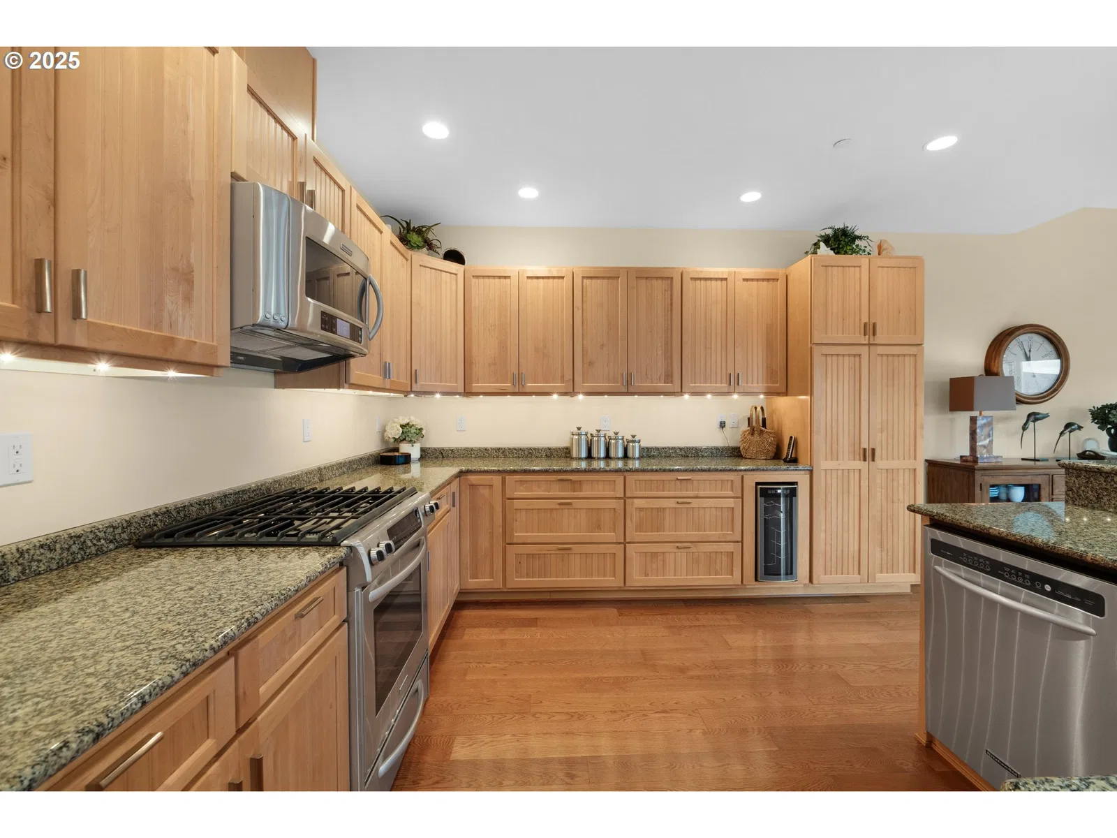 123 S Hemlock St #201, Cannon Beach, OR 97110 — photograph 22
