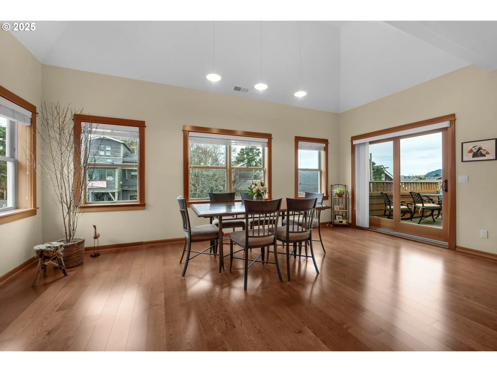 123 S Hemlock St #201, Cannon Beach, OR 97110 — photograph 25