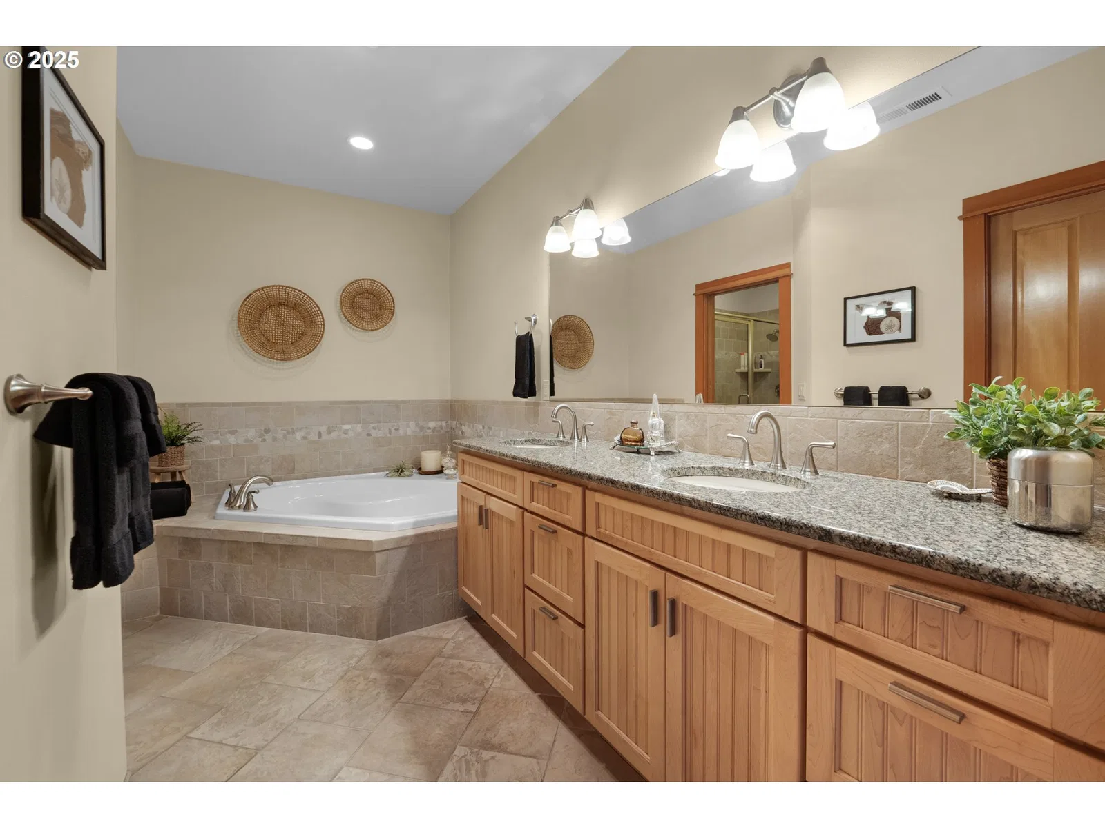 123 S Hemlock St #201, Cannon Beach, OR 97110 — photograph 43