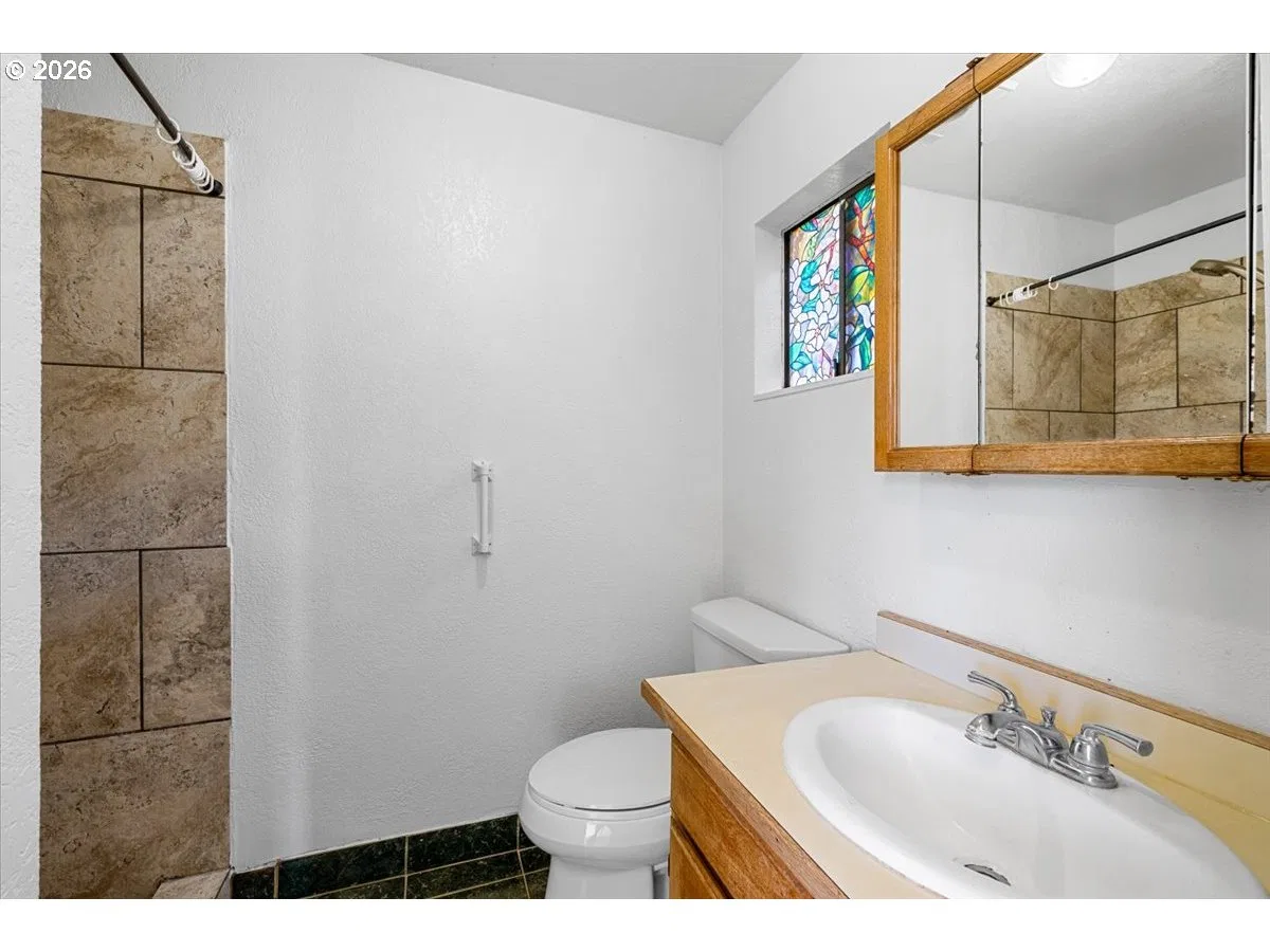 1300 Daisy Ln, Grants Pass, OR 97527 — photograph 15