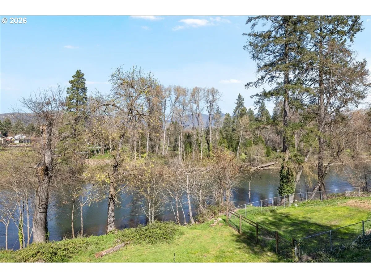 1300 Daisy Ln, Grants Pass, OR 97527 — photograph 35