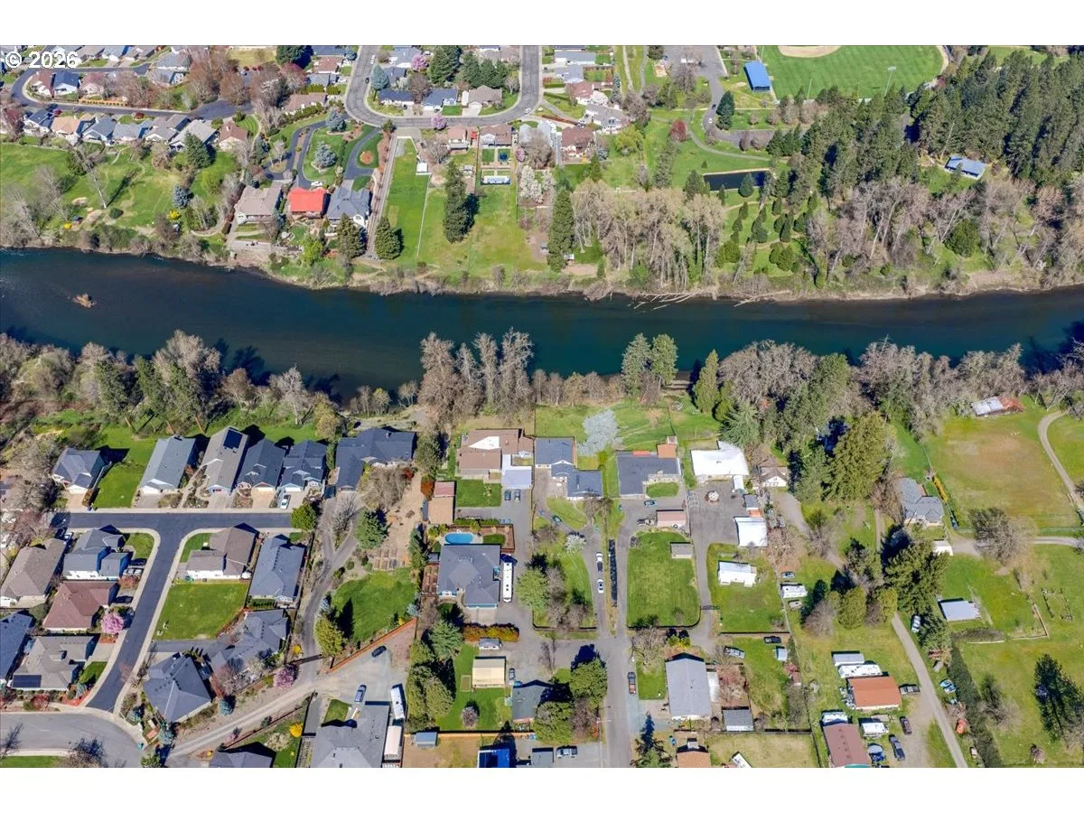 1300 Daisy Ln, Grants Pass, OR 97527 — photograph 41