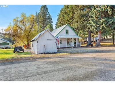 Home at 237 Bonanza St, Sumpter, OR 97877