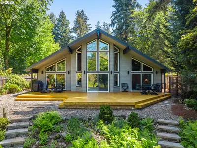 Home at 41577 Deerhorn Rd, Springfield, OR 97478