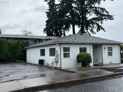 Home at 421 S Ivy St, Canby, OR 97013 (Pending)