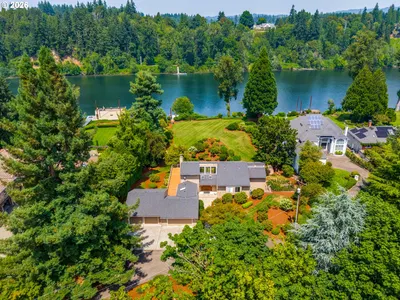 Home at 15995 NE Eilers Rd, Aurora, OR 97002