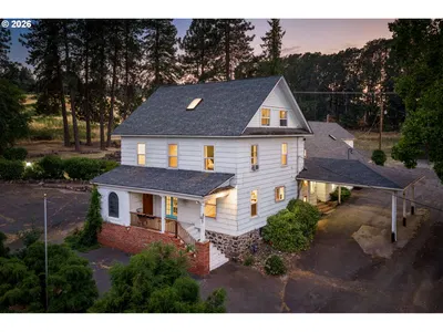 Home at 1270 N Main Ave, White Salmon, Wa 98672