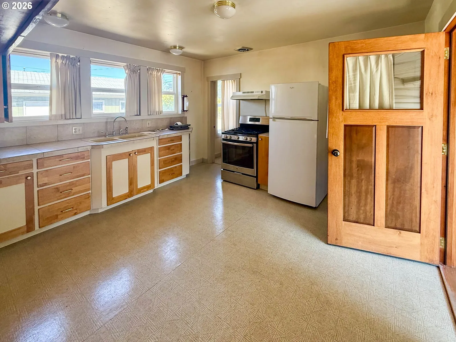 641 W Ballf St, Roseburg, OR 97471 — photograph 6