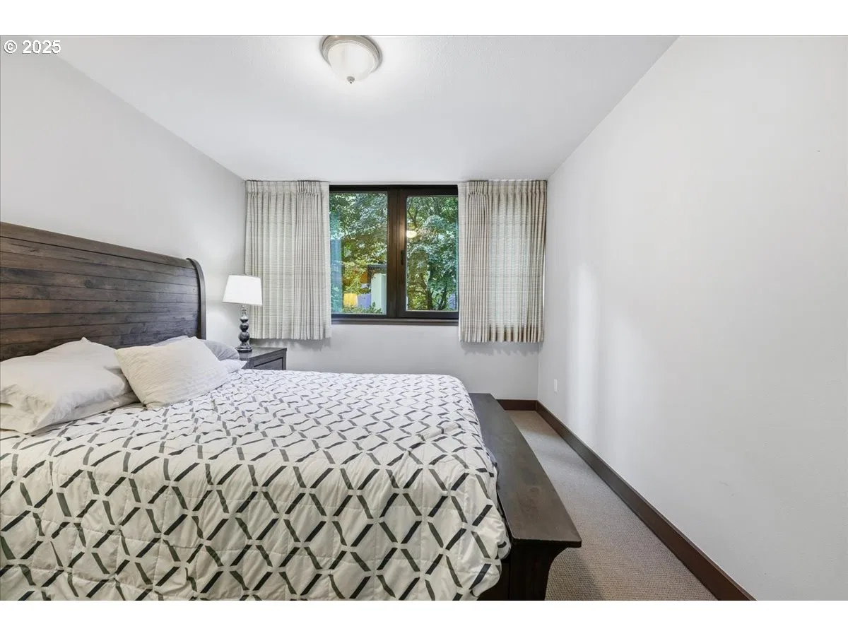 255 SW Harrison St 1b, Portland, OR 97201 — photograph 18