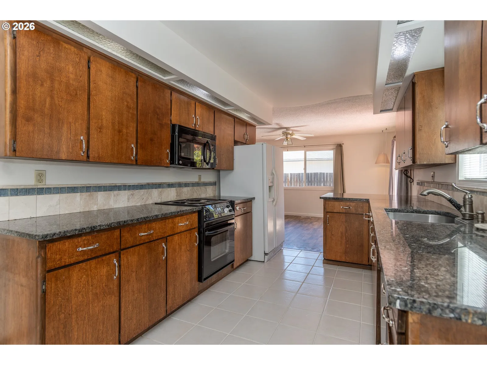 3085 W Shasta Ave, Roseburg, OR 97471 — photograph 11