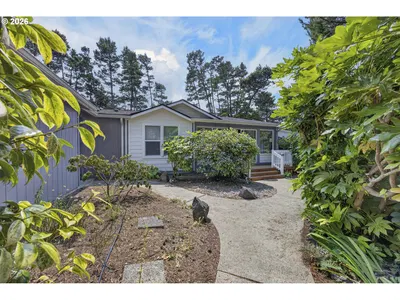 Home at 4895 Seapine Dr, Florence, OR 97439