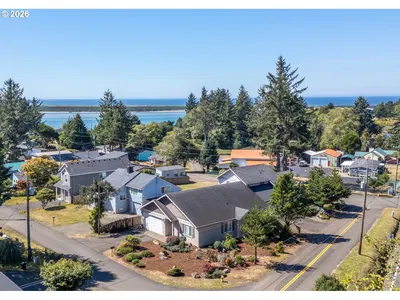 Home at 2020 Bayview Ave, Tillamook, OR 97141
