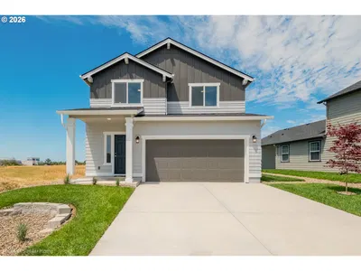 Home at 5280 Holly St, Springfield, OR 97478
