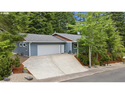 Home at 2256 Timberline Dr, Coos Bay, OR 97420