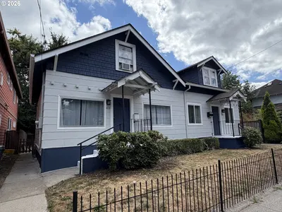 Home at 402 SE 75th Ave, Portland, OR 97215