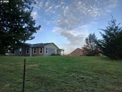 Home at 86449 Croft Lake Ln, Bandon, OR 97411