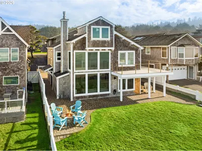 Home at 3772 Pacific St, Cannon Beach, OR 97110 (Sold)