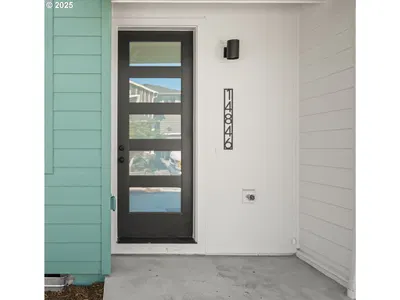 Condominium at 14846 NE Couch St 8, Portland, OR 97230