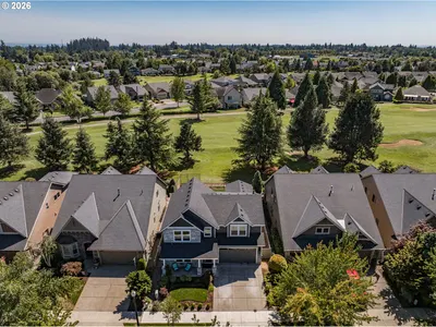 Home at 494 Troon Ave, Woodburn, OR 97071