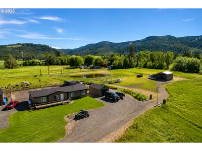 Home at 70724 Bear Creek Rd, Wallowa, OR 97885
