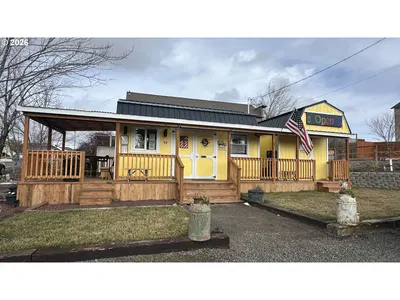 Home at 112 N Oregon, Condon, OR 97823