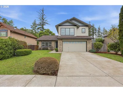 Home at 25335 Trinity St, Veneta, OR 97487