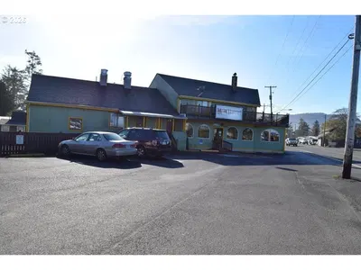 Home at 1445 S Roosevelt Dr, Seaside, OR 97138