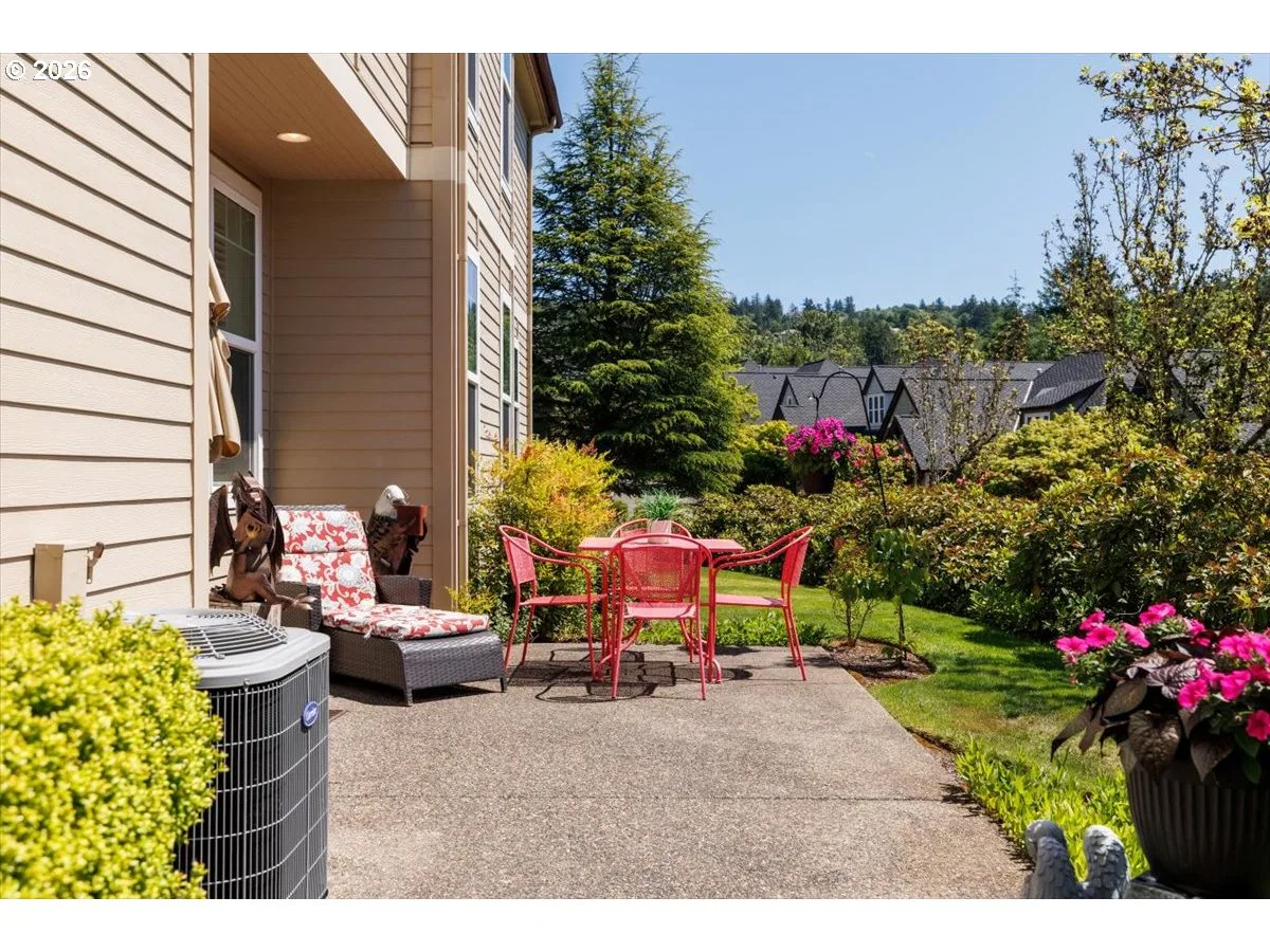 2303 NW Stimpson Ln, Portland, OR 97229 — photograph 15