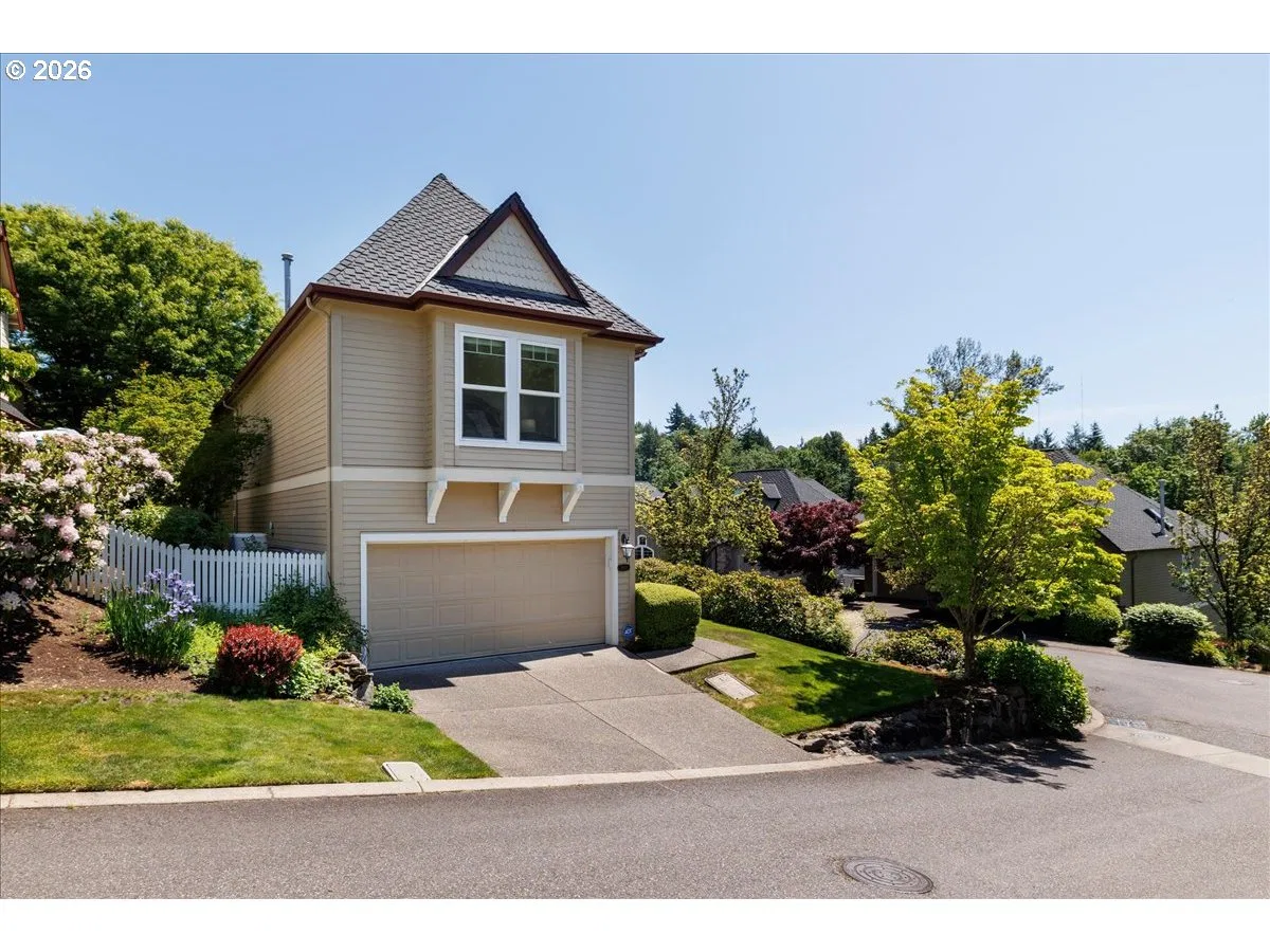 2303 NW Stimpson Ln, Portland, OR 97229 — photograph 32
