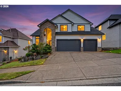 Home at 1695 NW Titan Dr, Salem, OR 97304
