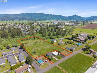 Land at 02600 12th St, Tillamook, OR 97141
