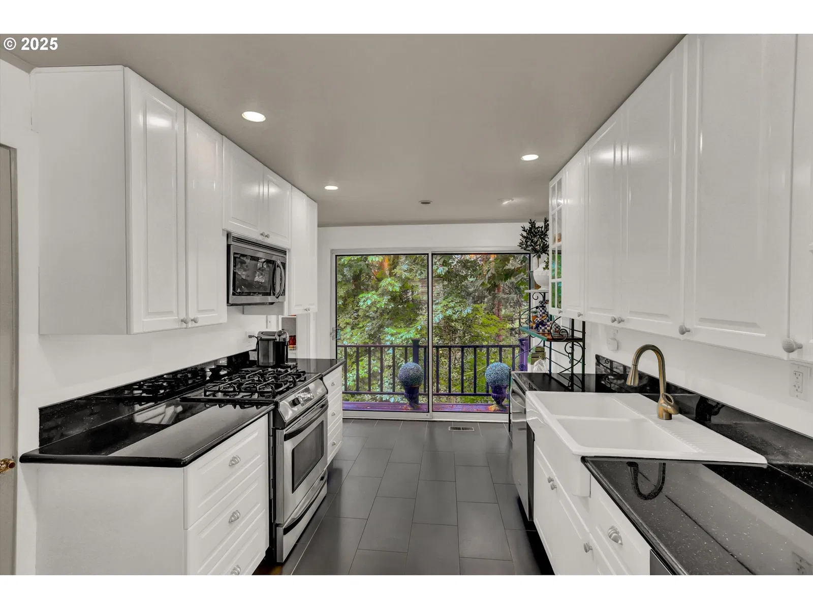 2271 SW Montgomery Dr, Portland, OR 97201 — photograph 11