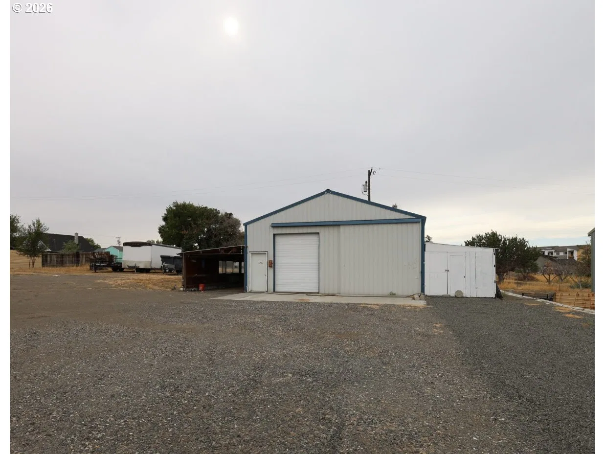 395 NE 10th St, Hermiston, OR 97838 — photograph 25