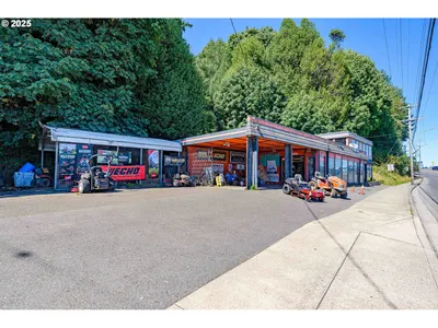 Home at 2238 Tremont St, North Bend, OR 97459