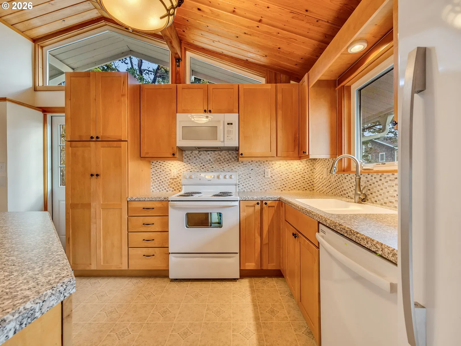181 W Sitka St, Cannon Beach, OR 97110 — photograph 8