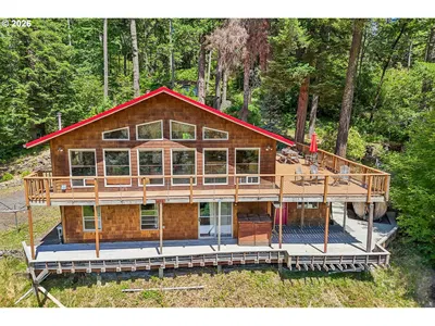Home at 331 Lakeview Rd, White Salmon, Wa 98672