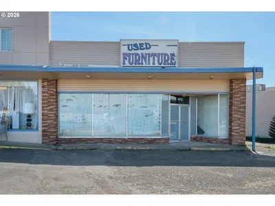 Home at 470 Highway 101, Florence, OR 97439