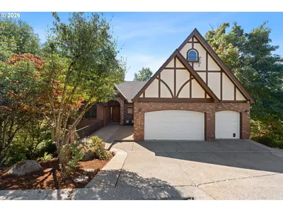 Home at 1136 NW Park Ridge Ln, Portland, OR 97229