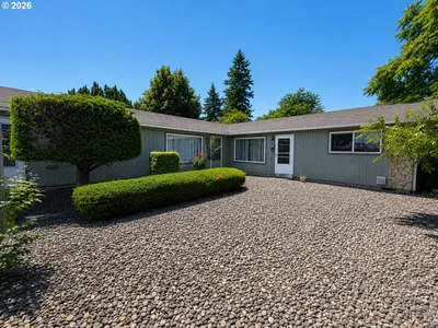 Home at 6223 SE 93rd Ave, Portland, OR 97266