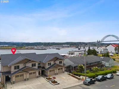 Home at 811 SW 13th St, Newport, OR 97365