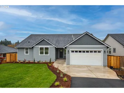 Home at 160 Wil Way, Winston, OR 97496