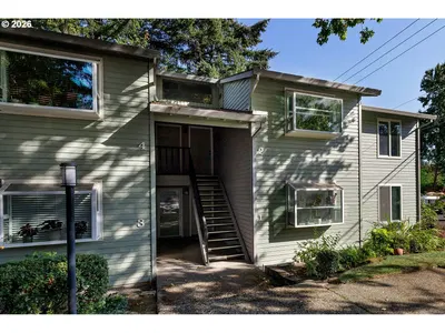 Condominium at 11990 SW Corby Dr 2, Portland, OR 97225