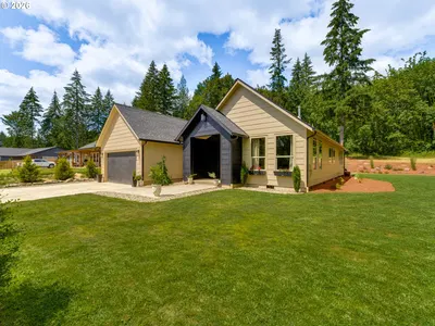 Home at 108 Lily Ln, Castle Rock, Wa 98611