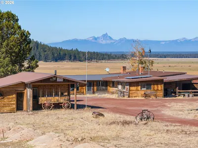 Home at 300 49 Rd Silverlake Hwy, Chiloquin, OR 97624