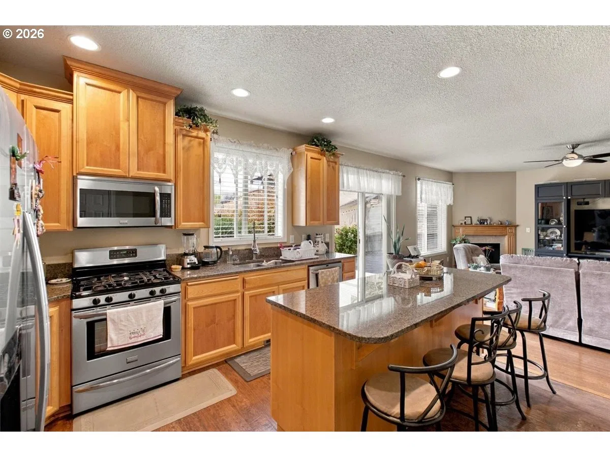 2747 Conner St NW, Salem, OR 97304 — photograph 11