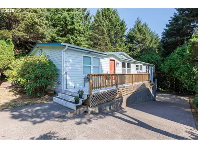Home at 280 NE 69th Pl, Newport, OR 97365